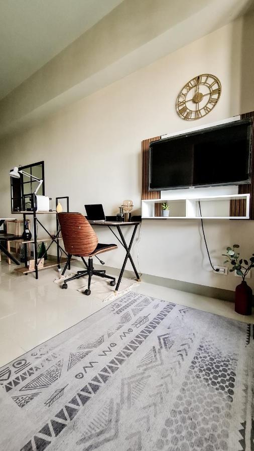 Luxe Bonifacio Global City Taguig Uptown Condo Hotel 1 Bedroom Suite Exteriör bild