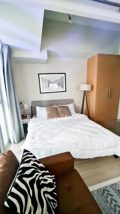 Luxe Bonifacio Global City Taguig Uptown Condo Hotel 1 Bedroom Suite Exteriör bild