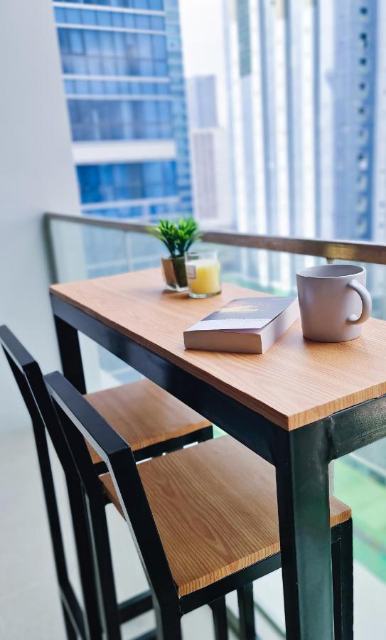 Luxe Bonifacio Global City Taguig Uptown Condo Hotel 1 Bedroom Suite Exteriör bild
