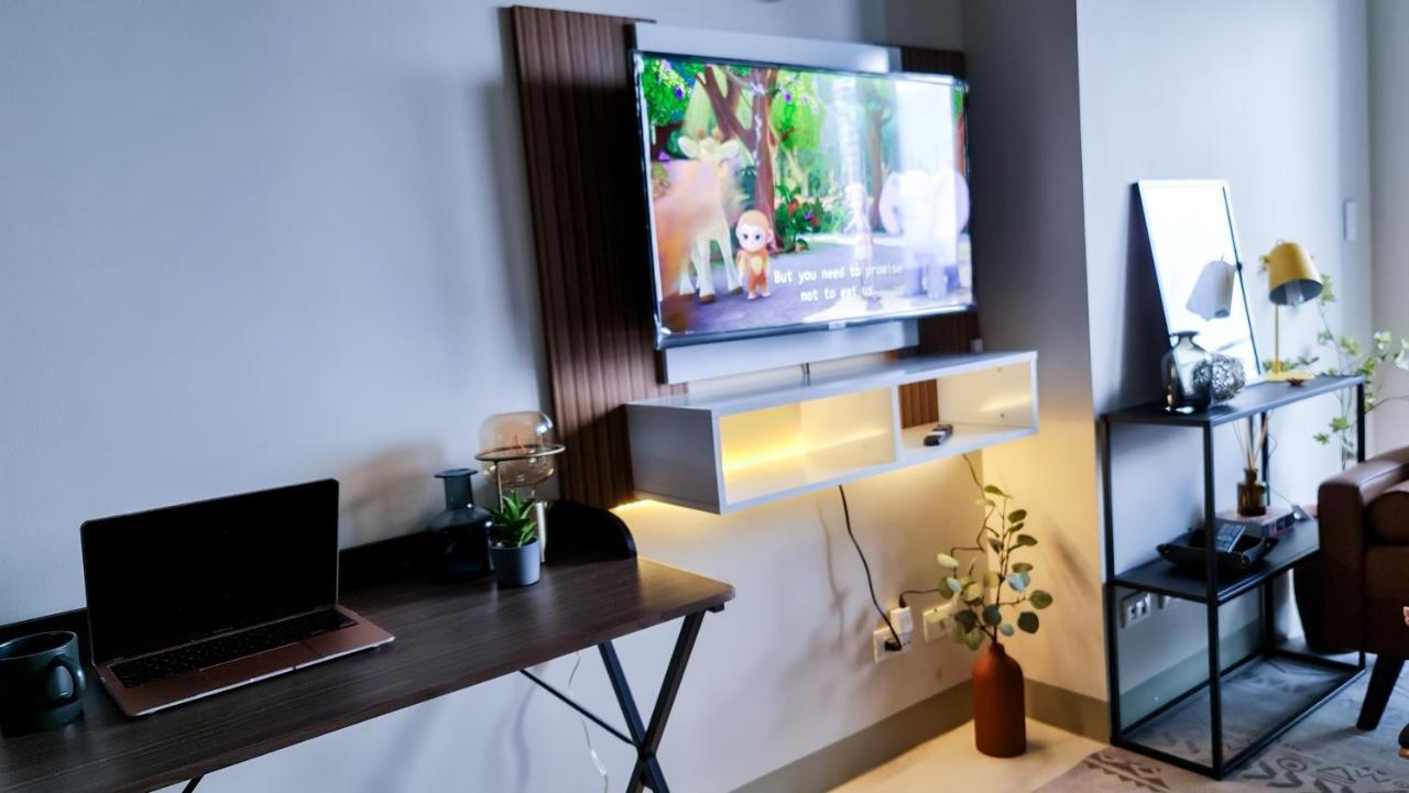 Luxe Bonifacio Global City Taguig Uptown Condo Hotel 1 Bedroom Suite Exteriör bild
