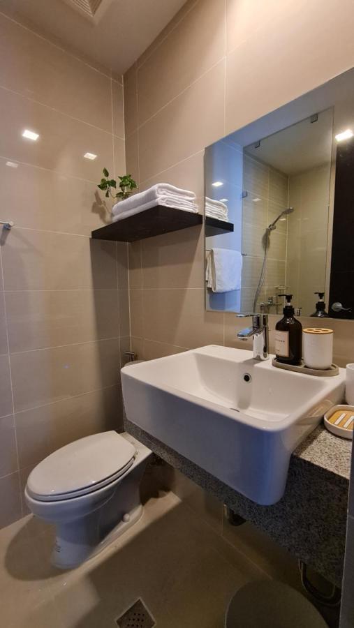 Luxe Bonifacio Global City Taguig Uptown Condo Hotel 1 Bedroom Suite Exteriör bild