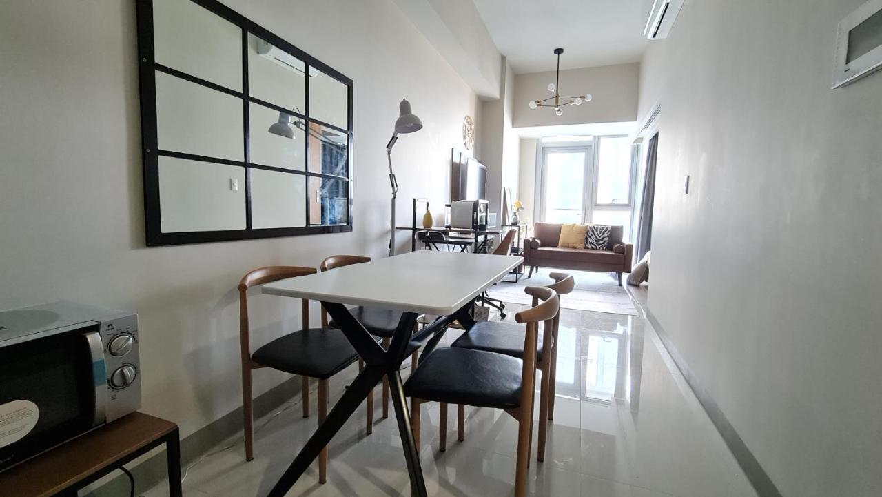 Luxe Bonifacio Global City Taguig Uptown Condo Hotel 1 Bedroom Suite Exteriör bild
