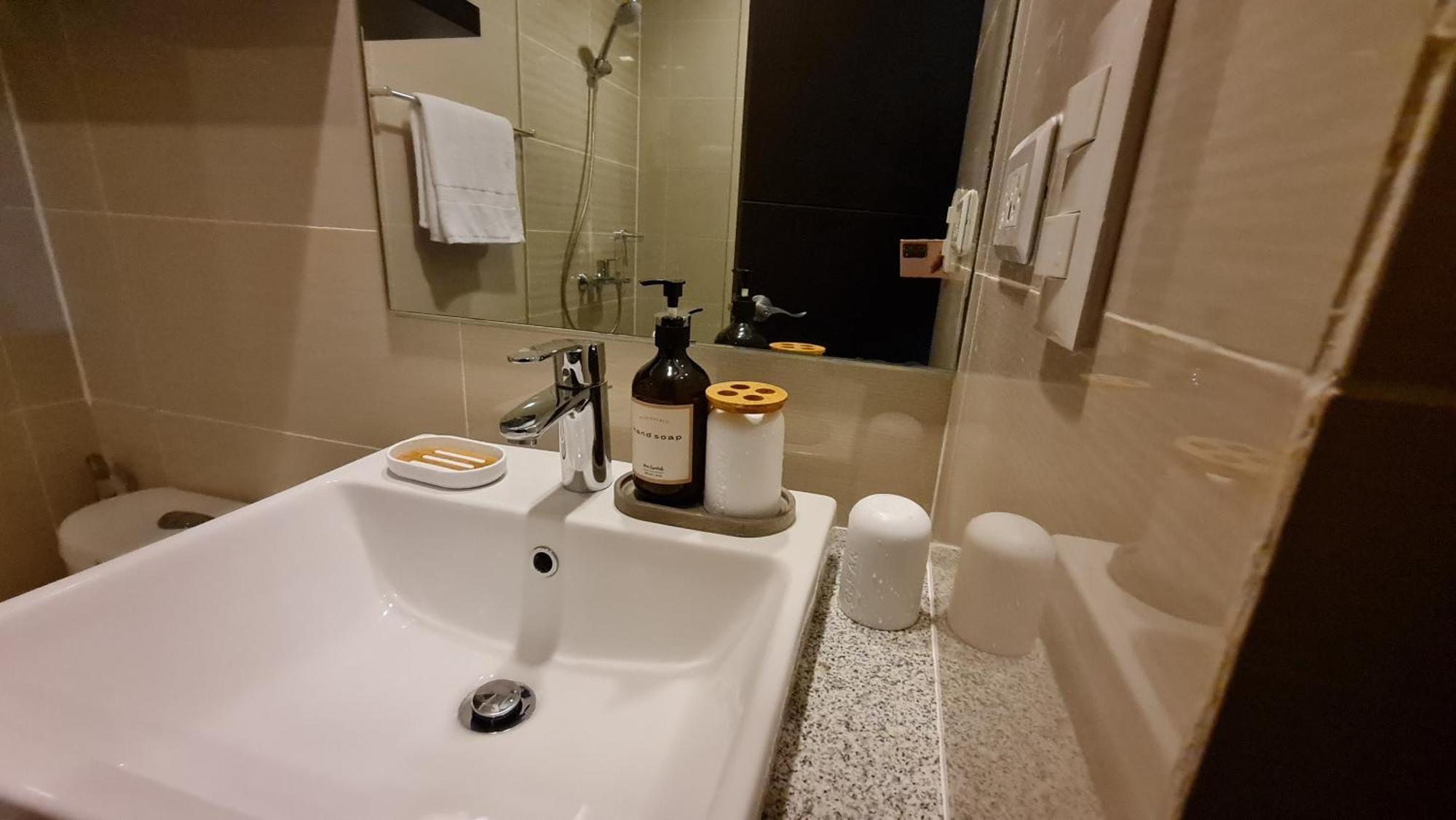 Luxe Bonifacio Global City Taguig Uptown Condo Hotel 1 Bedroom Suite Exteriör bild