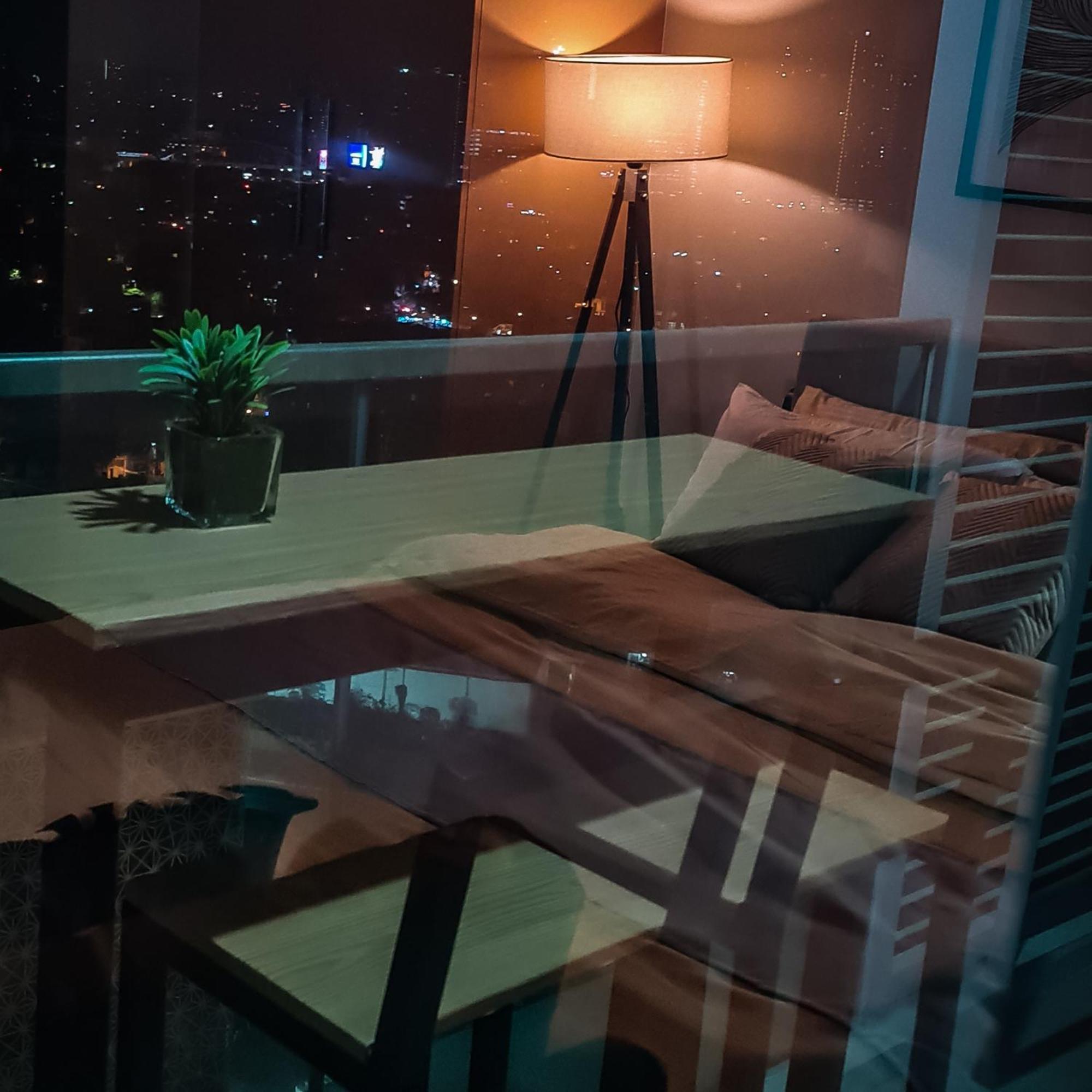 Luxe Bonifacio Global City Taguig Uptown Condo Hotel 1 Bedroom Suite Exteriör bild